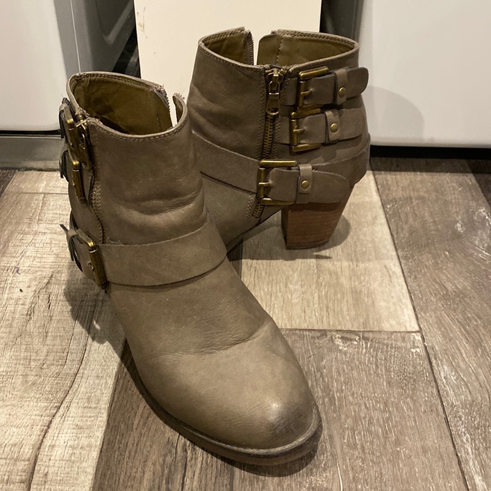 Grey heeled bootie size 8
